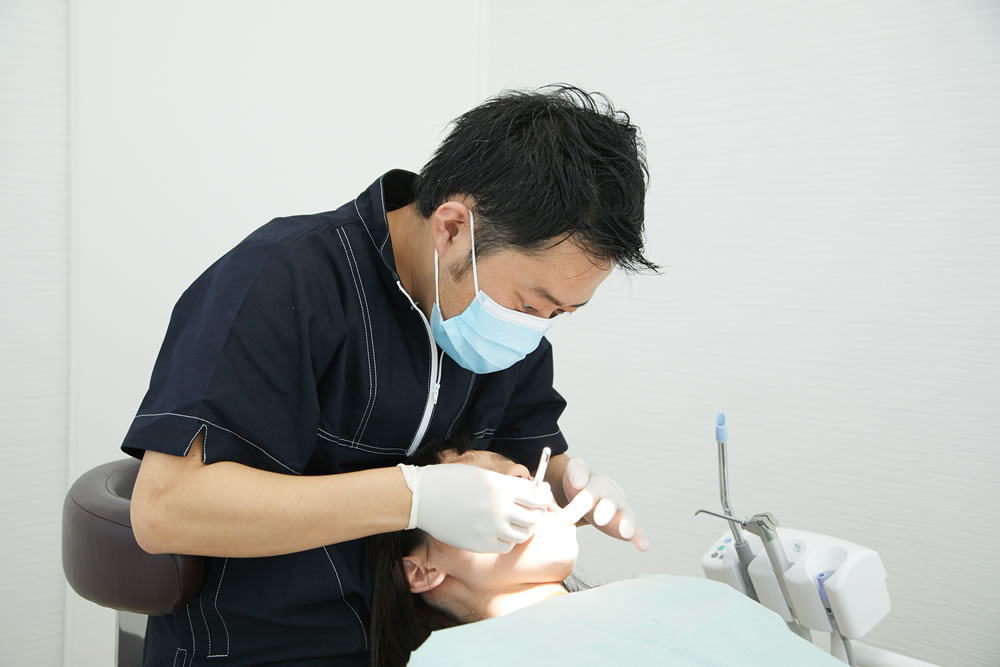 ④歯科用拡大鏡の使用